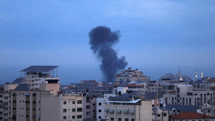 Die israelischen Angriffe in Gaza-Stadt richteten sich nach Aussage des Militärs gegen Einrichtungen der Hamas.