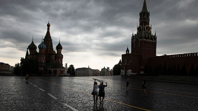 Wer sein Geld nicht rechtzeitig aus Russland abgezogen hat, muss vielleicht für immer darauf verzichten. 