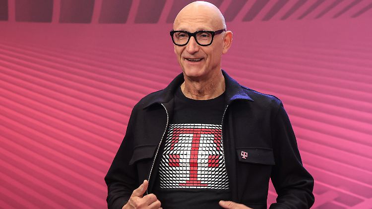 Die Brust ist breit beim Konzern und auch beim Telekom-Chef Höttges.