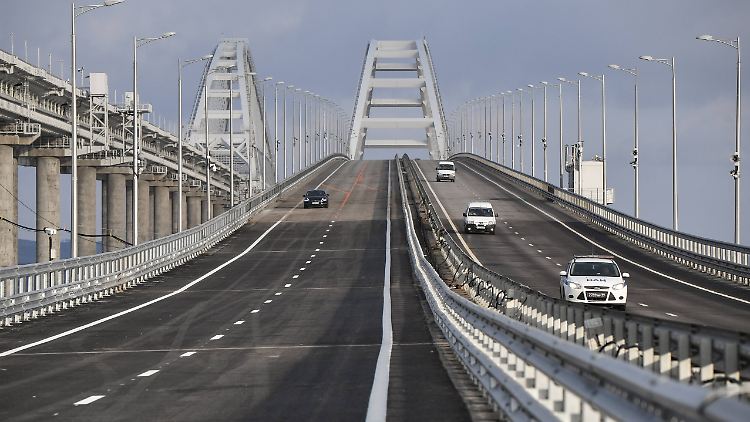 Über Monate sollen Arbeiter die Brücke repariert haben.