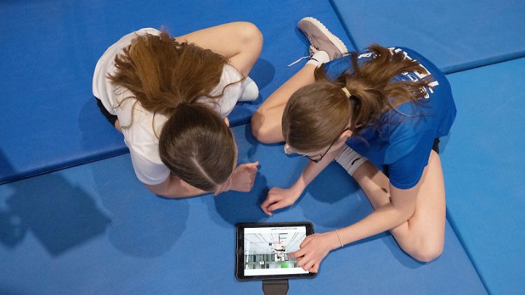 Tablets gehören vielerorts schon zum Standard im Unterricht - bald auch die KI?