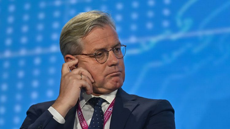 "Das ist das Gegenteil von Frieden, das ist eine politische Parteinahme", sagt Röttgen über Chinas Initiative.