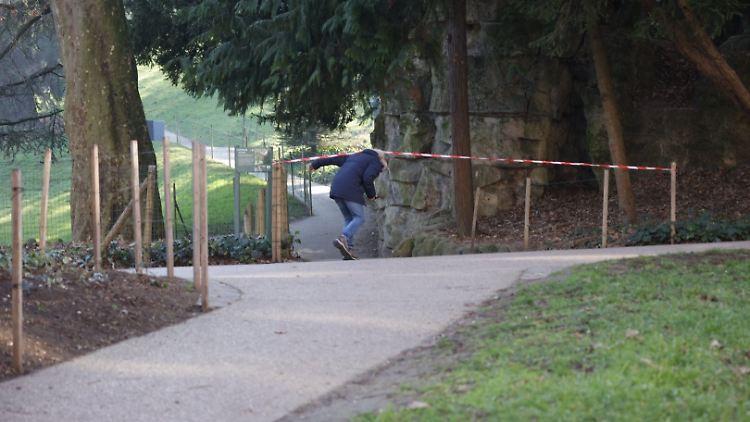 Der Pariser Park Buttes-Chaumont wurde nach dem Leichenfund gesperrt.