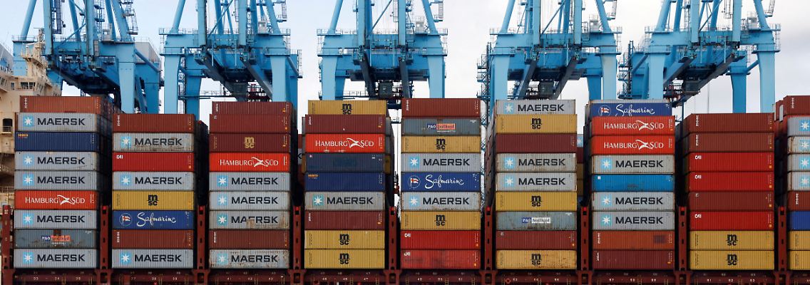 2023-02-20T081736Z_1947939712_RC29UY9ACLOV_RTRMADP_3_MAERSK-RUSSIA.JPG