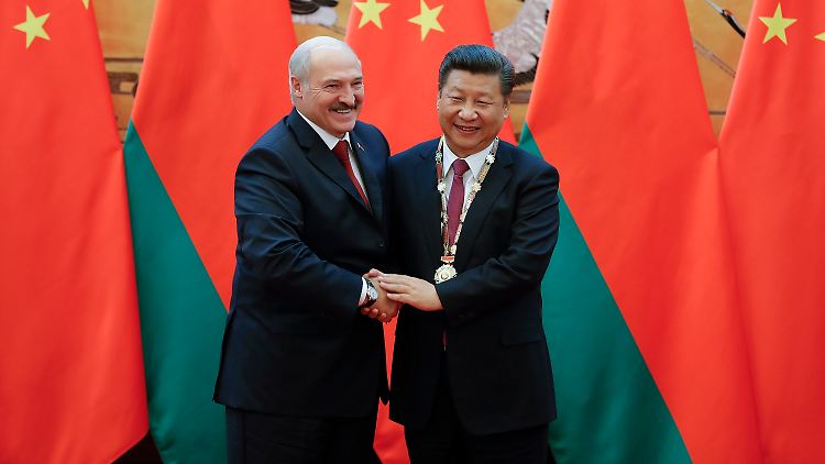 Xi Jinping hat Alexander Lukaschenko eingeladen.