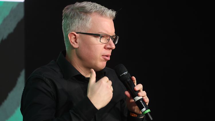 Technologie-Aktien sind 2022 schwer unter die Räder gekommen. Das hat auch Tech-Investor Frank Thelen zu spüren bekommen. 