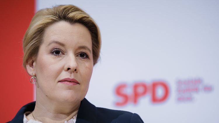 Die SPD mit Berlins Regierender Bürgermeisterin Franziska Giffey als Spitzenkandidatin könnte am Ende nur als Juniorpartner der CDU an der Regierung beteiligt bleiben. 