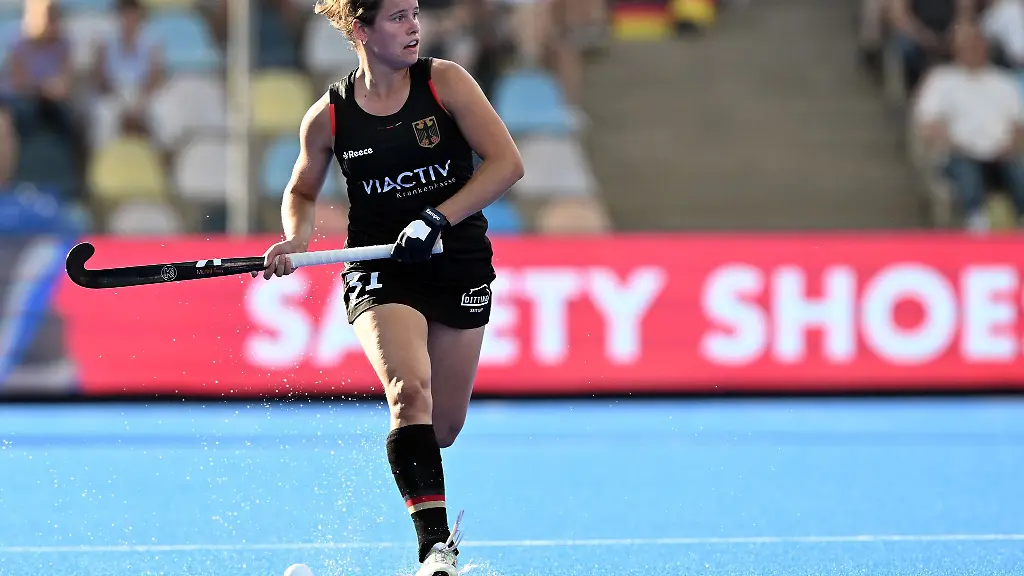 Nationalspielerin-Linnea-Weidemann-verwandelte-den-entscheidenden-Penalty-fuer-ihren-BHC