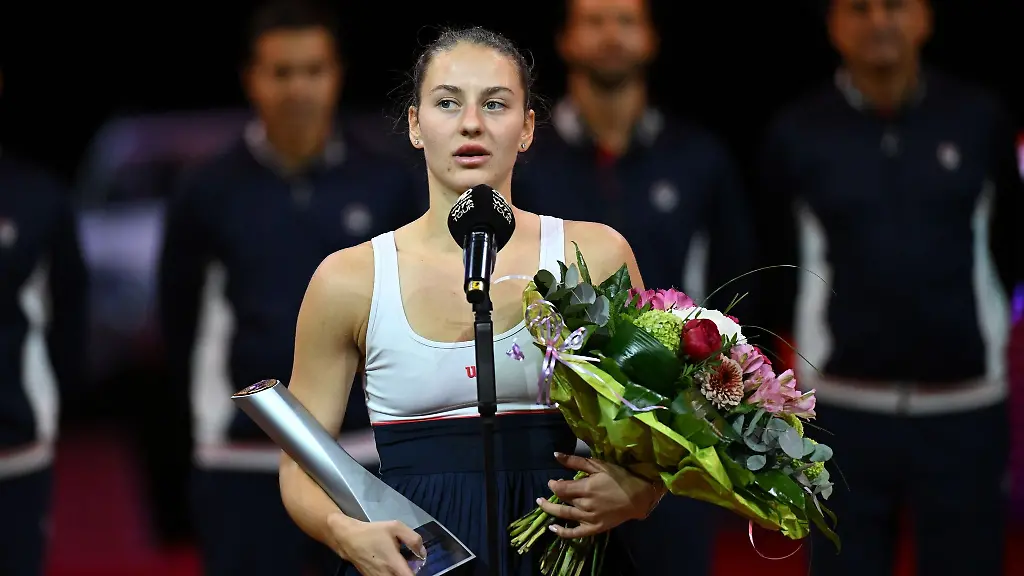 Marta-Kostjuk-bei-der-Siegerehrung