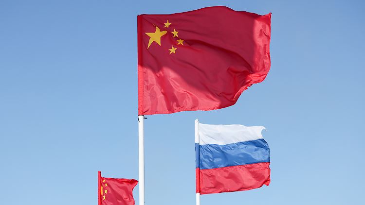 Als eines der wenigen Länder der Erde steht China seit Beginn des Krieges weiter an der Seite von Russland.