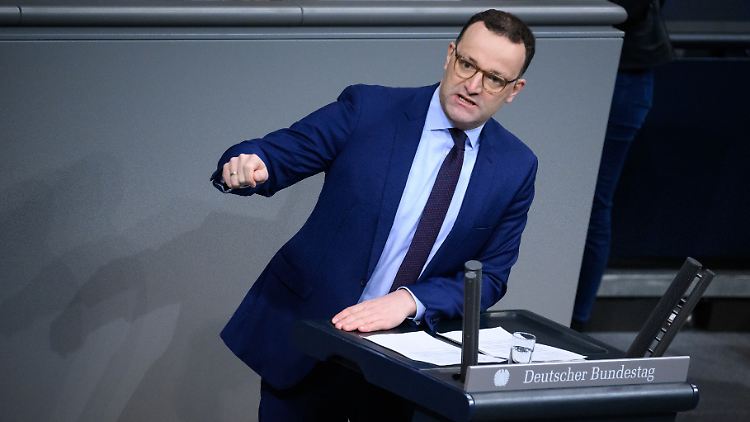 "Selbst dringend notwendige Munition wurde nicht bestellt", sagt Spahn.