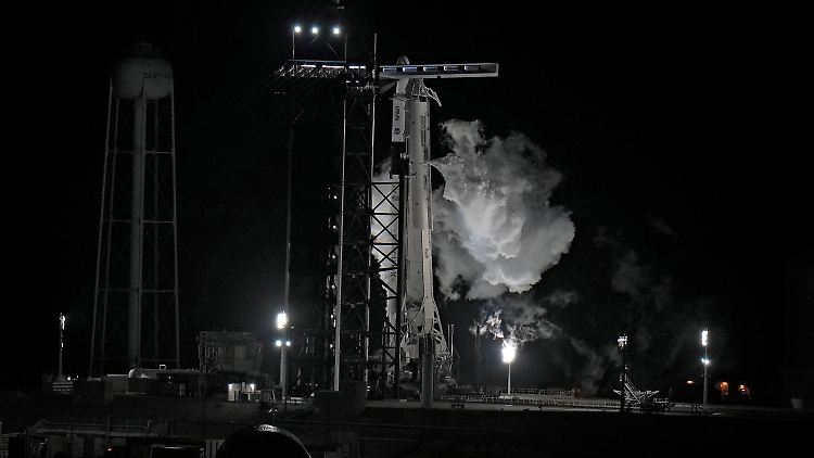 Nach Abbruch des Starts entwich Treibstoff aus der Falcon-9-Rakete.