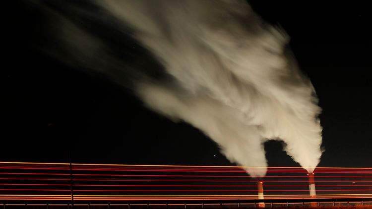 "China ist nach wie vor die eklatante Ausnahme im weltweiten Rückgang des Ausbaus von Kohlekraftwerken", erklärte die GEM-Analystin Flora Champenois. 