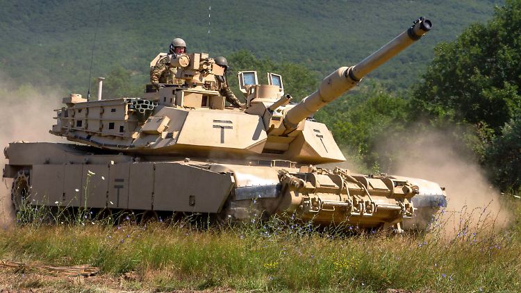 US-Militärs sollen von der Lieferung von Abrams-Kampfpanzern abgeraten haben.