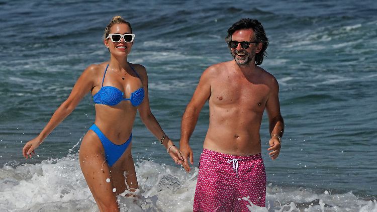 Sylvie Meis und Niclas Castello  gemeinsam am Strand in Saint Tropez: Diese Liebe schien perfekt.