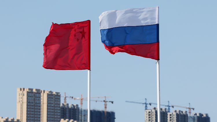 Angesprochen auf US-Vorwürfe, dass China Waffenlieferungen an Russland erwäge, sagte Budanow: "Ich teile diese Meinung nicht." 