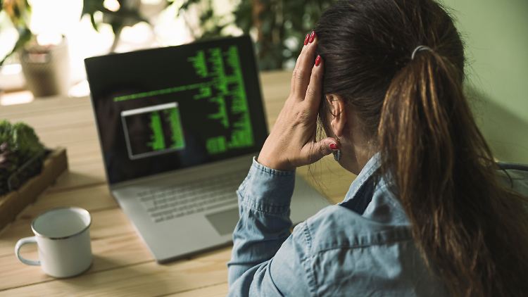 Frauen und Männer arbeiten ähnlich häufig am Computer - Männer jedoch öfter mit fortgeschrittener und spezialisierter Software.