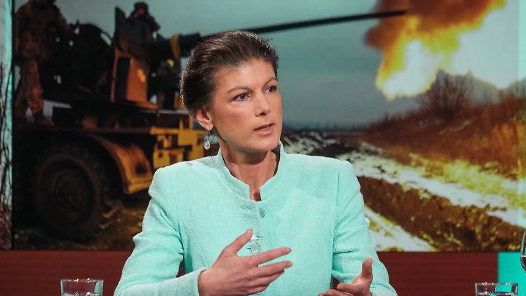 "Kriegsverbrechen werden von beiden Seiten begangen", behauptet die Linken-Politikerin Wagenknecht bei "Hart aber Fair".