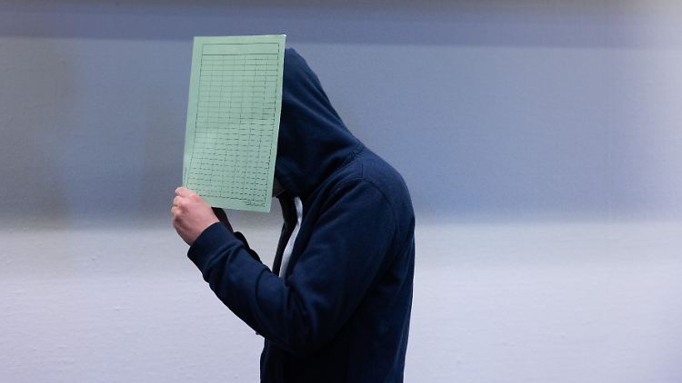 Vor Gericht gesteht der Mann seine Tat und bezeichnet sie als "abscheulich". 