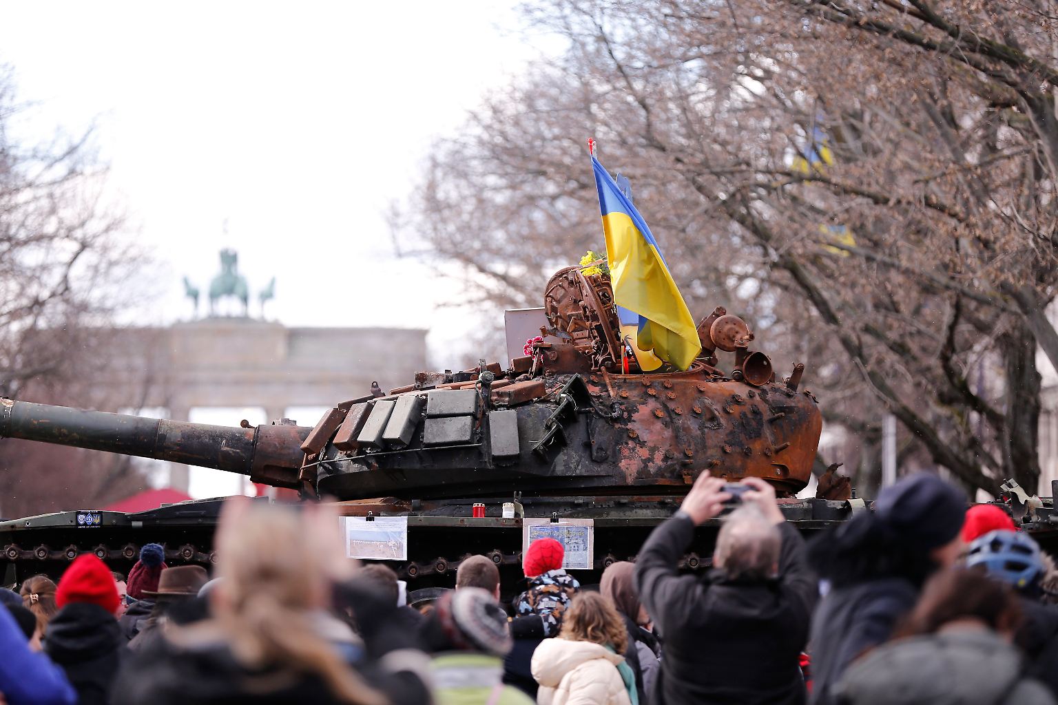 Es sollte ein Zeichen von Solidarität mit der Ukraine sein: Zum Jahrestag des Ukraine-Kriegs …
