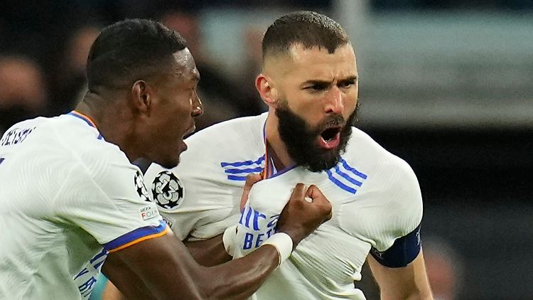 David Alaba (l.) hat mit seiner Nationalmannschaft nicht für Karim Benzema gestimmt.