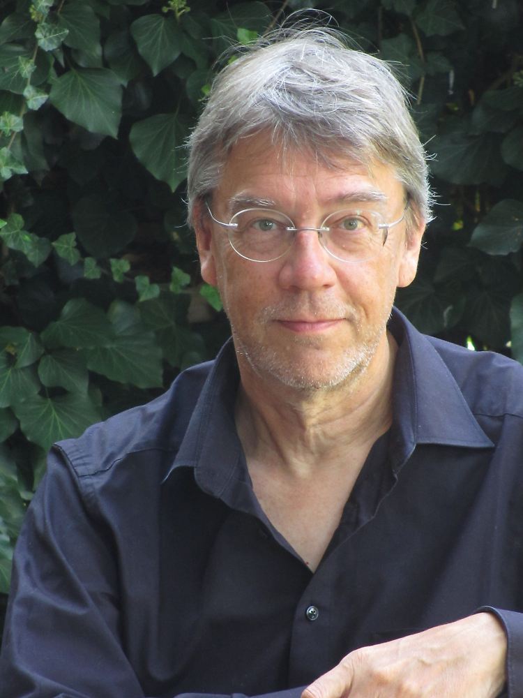 Thilo Winter ist das Pseudonym eines deutschen Schriftstellers und Wissenschaftsjournalisten.