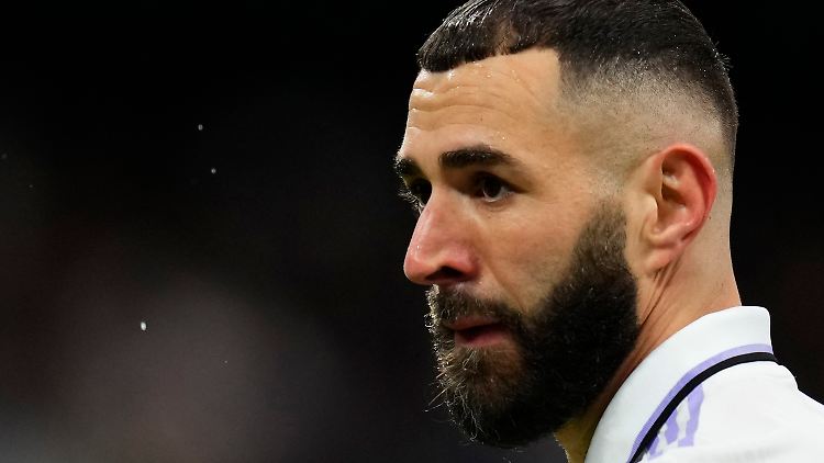 Benzema fühlt sich offensichtlich um die Auszeichnung betrogen.