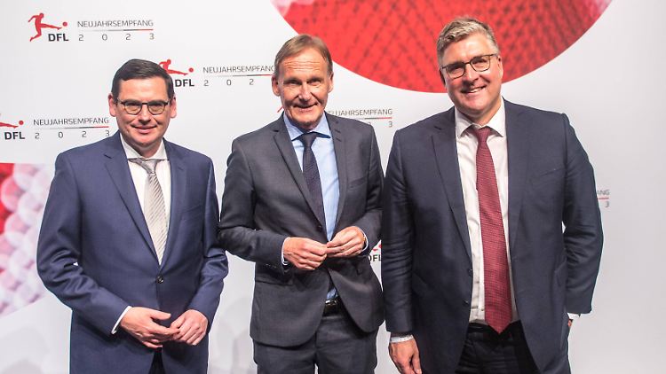 Oliver Leki (l.), Hans-Joachim Watzke und Axel Hellmann führen die DFL in eine jetzt zu definierende Zukunft.