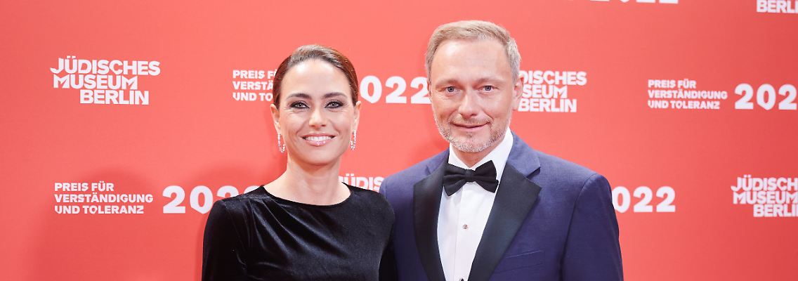 384158648.jpg