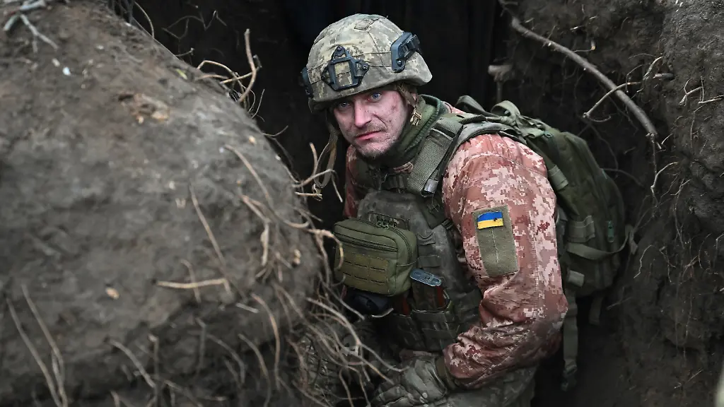 2024-02-21T143012Z-92395916-RC2T66A2PLAT-RTRMADP-3-UKRAINE-CRISIS-SOUTH-FRONTLINE