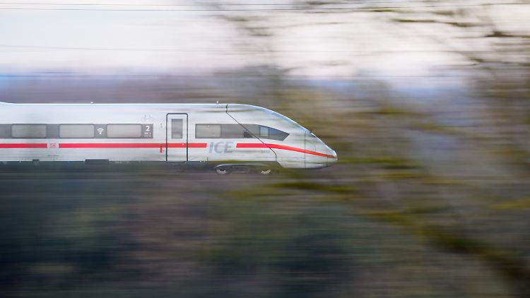 Bahnfahrer sind geduldig, aber ein Deutschlandtakt, der erst 2070 vollendet ist, kommt für manche wohl zu spät.