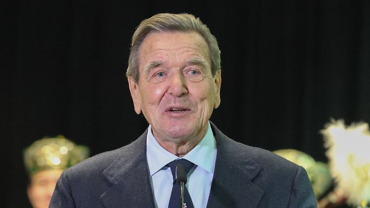 Schröder bleibt der SPD erhalten - auch wenn ihn viele dort gerne los wären.