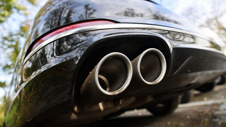 Die meisten Autohersteller wollen bis 2035 komplett auf Elektroantrieb umstellen. BMW hat sich noch nicht festgelegt. 