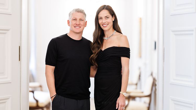 Stolze Eltern: Bastian Schweinsteiger und Ana Ivanovic.