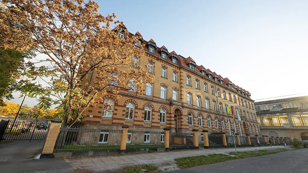 Blick-auf-das-Saechsische-Staatsministerium-der-Justiz-und-fuer-Demokratie-Europa-und-Gleichstellung