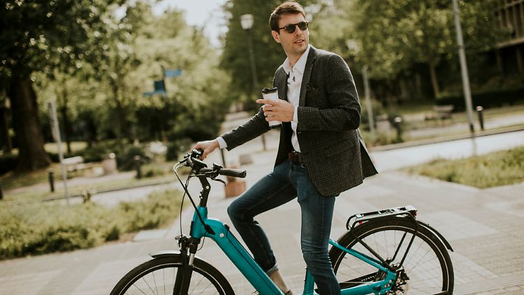 Optisch werden E-Bikes dank schmalen Akkus und schlanker Bauart immer mehr zum Hingucker.