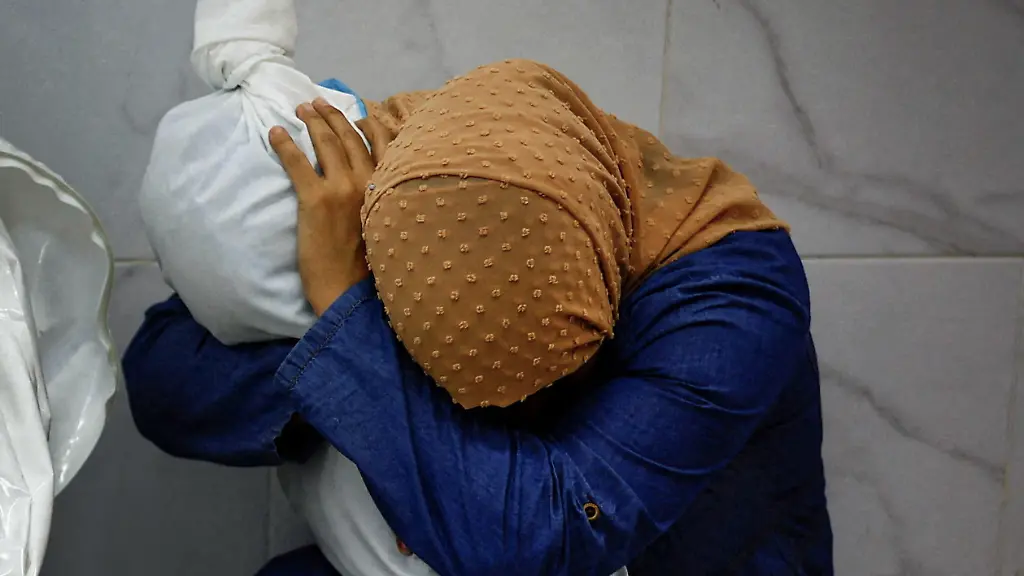 001-World-Press-Photo-of-the-Year-Mohammed-Salem-Reuters