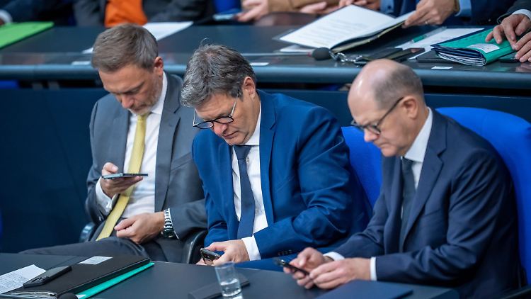 Bundesfinanzminister Christian Lindner (FDP), Bundeswirtschaftsminister Robert Habeck (Grüne) und Bundeskanzler Olaf Scholz (SPD) - die Stimmung in der Ampel-Koalition ist seit geraumer Zeit gereizt.