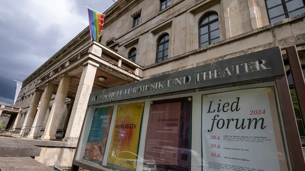 697b05e70b2a0da2155f59ff6e16c1be