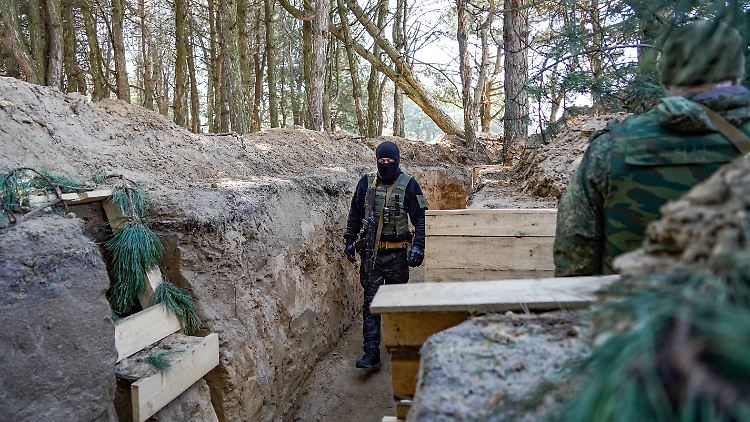Russische Stellungen am Ostufer des Dnjepr in der Region Cherson.
