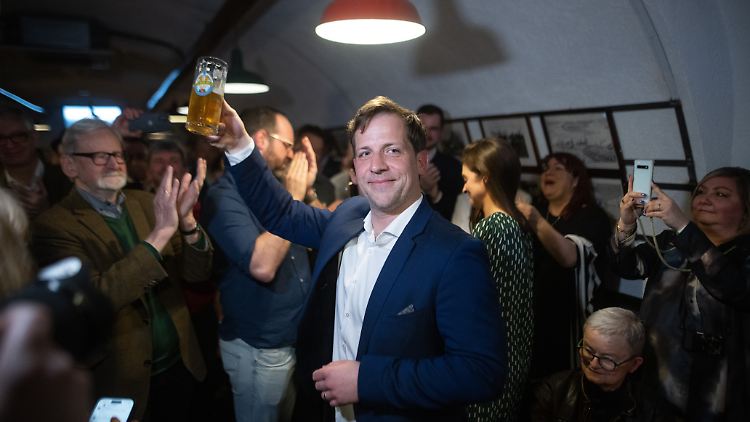 Haase hatte es bereits bei der Wahl 2019 in die Stichwahl geschafft, wo er dann allerdings Ebling unterlag. 