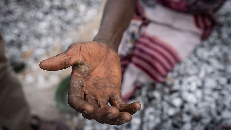 Dem Bericht zufolge sind in den zwölf am stärksten betroffenen Ländern 6,9 Millionen Frauen akut mangelernährt - 2020 waren es noch 5,5 Millionen.