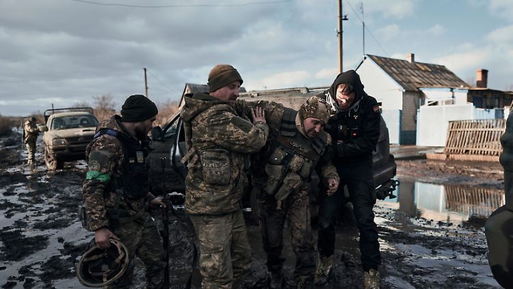 Auch die Ukrainer sollen viele Tote und Verletzte zu beklagen haben.