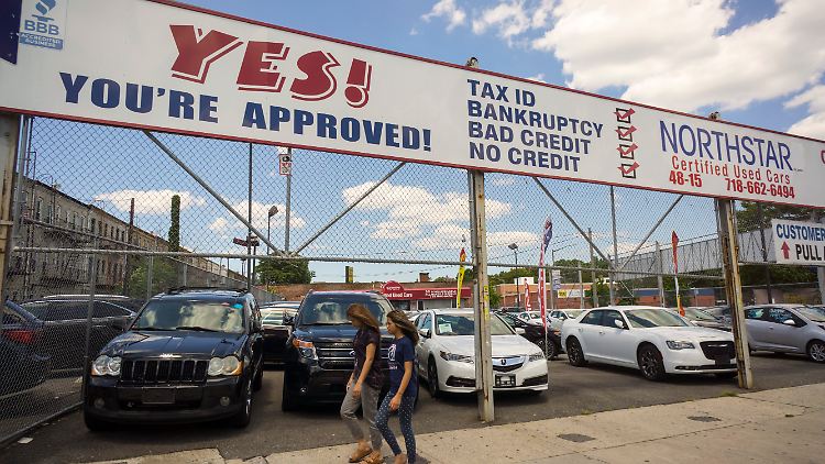 Verkäufer in den USA vergeben Autokredite freigebig auch an Kunden mit schlechter Bonität. Entsprechend ist die Zahl fauler Kredite wieder stark gestiegen. 