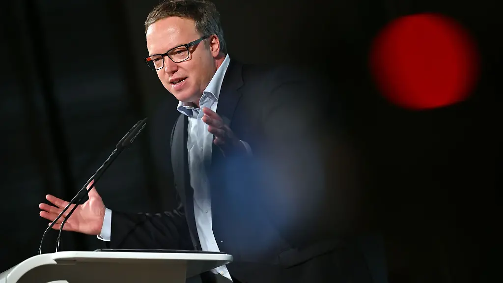 Mario-Voigt-CDU-Landeschef-spricht-beim-Politischen-Aschermittwoch-des-CDU-Landesverbands-Thueringen-in-Apolda