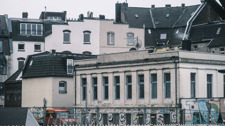 Wer eine Wärmepumpe in ein ungeeignetes Gebäude einbaut, muss mit horrenden Heizkosten rechnen. 