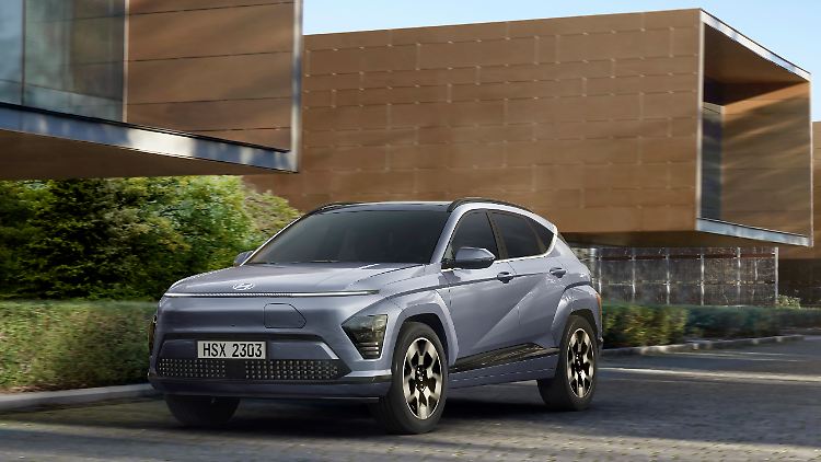 Die Variante des neuen Hyundai Kona mit elektrischem Antrieb erfreut das Auge mit Tagfahr-Leuchtband im Pixel-Style.