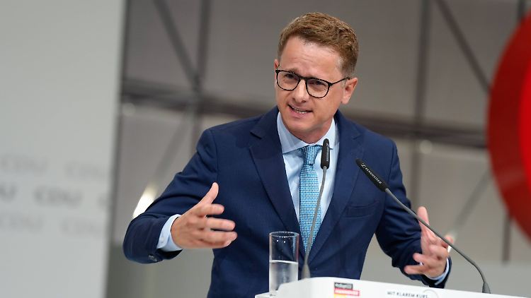 Linnemann beim CDU-Parteitag im vergangenen September in Hannover. Der Vize-Parteichef leitet die Programm- und Grundsatzkommission.