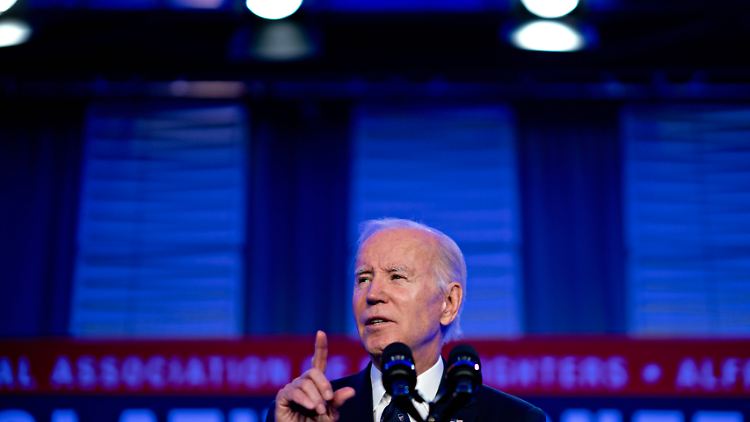 Biden am Montag bei einer Rede vor dem Feuerwehrverband. Am Donnerstag spricht er zur Haushaltspolitik.