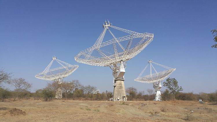 Das Netzwerk des GMRT besteht aus 30 Antennen.